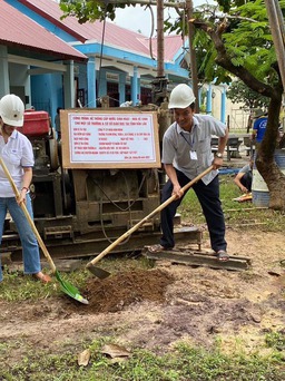 2,2 tỉ đồng khoan giếng cấp nước cho nhiều trường học ở Đắk Lắk