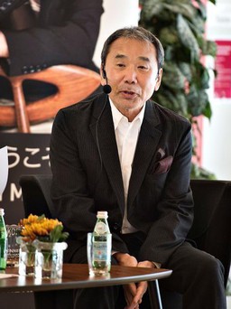 Nhà văn Haruki Murakami dẫn chương trình đặc biệt trên sóng radio