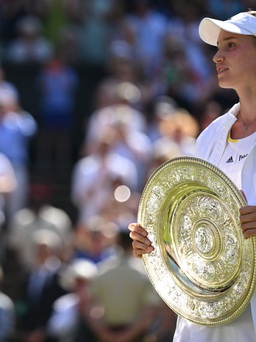 Elena Rybakina thắng ngược Ons Jabeur để đăng quang Wimbledon 2022