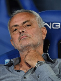 Lời cảnh báo cho HLV Mourinho: Thay đổi hoặc bị sa thải