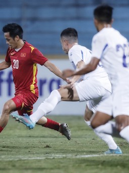 Kết quả tuyển Việt Nam 1-0 Philippines: Văn Quyết ghi bàn phút bù giờ