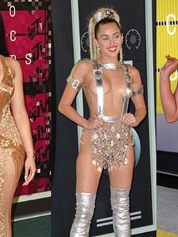 Miley Cyrus và dàn sao diện đồ sexy quá hớp tại MTV VMAs