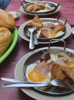 Bánh mì chảo hương vị Sài Gòn xưa hơn nửa thế kỉ mê hoặc người ăn