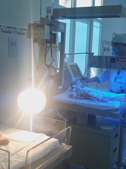 Thay máu kịp thời, cứu sống bệnh nhi 3 ngày tuổi bị bệnh vàng da