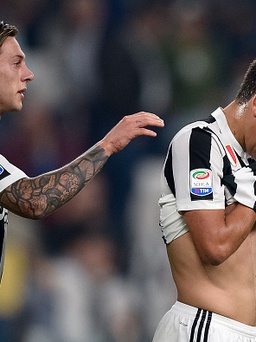 Dybala lại đá hỏng 11m, Juventus ôm hận trước Lazio