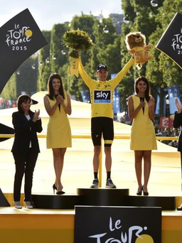 Tour de France 2018 sẽ vắng các bóng hồng và… hôn hít trên bục chiến thắng