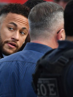 Neymar bị treo giò 3 trận ở Champions League