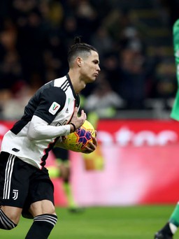 Ronaldo “cứu” Juventus thoát thua trước AC Milan ở bán kết Cúp Quốc gia Ý