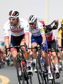Đội đua xe đạp Pháp đe dọa tuyệt thực khi bị “nhốt” ở UAE