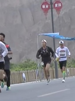 21 cái chết thương tâm gây phẫn nộ vì ‘cơn sốt marathon’ hỗn loạn ở Trung Quốc