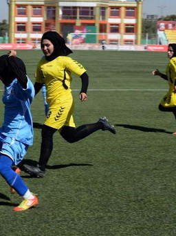 FIFA sơ tán an toàn hàng chục nữ cầu thủ khỏi Afghanistan