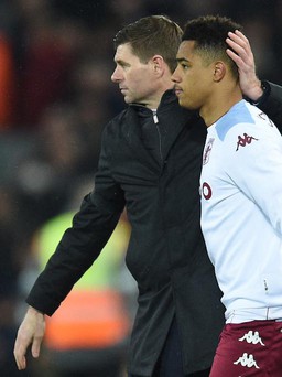 HLV Steven Gerrard của Aston Villa nhiễm Covid-19, Ngoại hạng Anh chồng chất nỗi lo