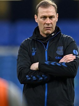 Everton chọn người tạm thay HLV Benitez, Rooney và Lampard chờ 'phỏng vấn xin việc'