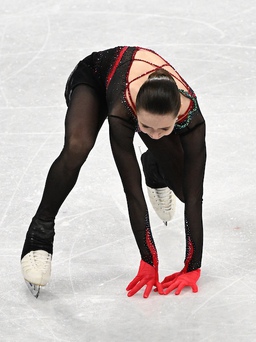 Olympic mùa đông: Chủ tịch IOC ớn lạnh cảnh ‘thiên thần trượt băng’ Nga bị đối xử