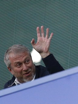 Kỷ nguyên của tỉ phú Nga Abramovich ở Chelsea chính thức kết thúc