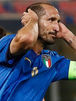 Chiellini cay đắng nói về một tuyển Ý ‘quẫn trí’ sau trận thua Bắc Macedonia