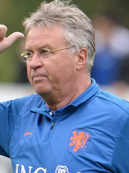 LĐBĐ Úc tái chiêu mộ “phù thuỷ” Hiddink chuẩn bị cho World Cup 2022