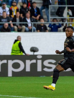 Europa League: Arsenal tạm quên thất bại trước M.U sau màn chói sáng của tân binh