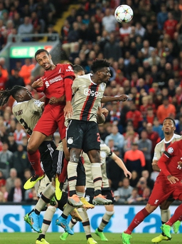 Champions League: Thắng nhọc Ajax, Liverpool tạm xua nỗi lo khủng hoảng