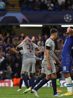 Champions League: Tân HLV của Chelsea thất vọng trận ra mắt