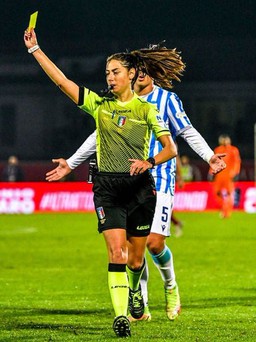 Serie A của Ý chào đón nữ trọng tài đầu tiên bắt chính 1 trận đấu