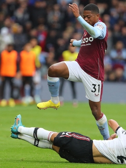 Aston Villa 'nhấn chìm' M.U trong ngày chào đón tân HLV Emery