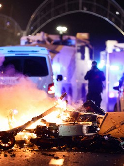 World Cup 2022: CĐV Bỉ gây bạo loạn ở Brussels sau trận thua sốc Ma Rốc