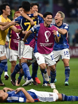 Báo Nhật Bản đưa tuyển quốc gia ‘lên mây’ sau trận thắng sốc Tây Ban Nha