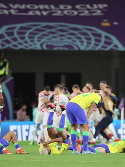 Brazil đổ gục xuống sân khóc, Croatia vỡ oà hạnh phúc lần thứ 3 vào bán kết