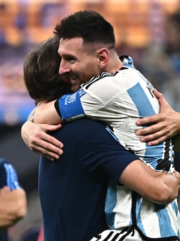HLV Scaloni của Argentina hứa 'để dành một suất' cho Messi trong đội hình World Cup 2026