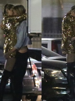 Miley Cyrus khóa môi, ‘sờ soạng’ thiên thần Victoria's Secret ngoài phố