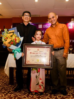 ‘Ca nương 6 tuổi’ xác lập kỷ lục Guinness Việt Nam