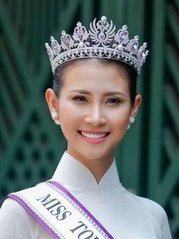 Vì sao Á khôi 2 Liên Phương không muốn thay thế Nguyễn Thị Thành?