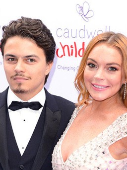 Lindsay Lohan bị tình cũ tố trộm cắp