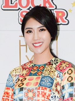 Tường Linh sang Hàn Quốc trước khi thi Miss Intercontinental 2017