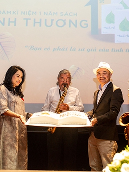 Thanh Lam hội ngộ nghệ sĩ saxophone Trần Mạnh Tuấn