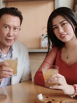 Emily Hồng Nhung đón 'Yan Can Cook' trở lại Việt Nam làm từ thiện