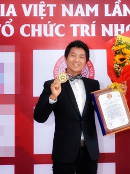 Ảo thuật gia Nguyễn Phương được Hội Kỷ lục gia Việt Nam vinh danh
