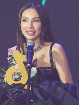 Hoa hậu Thùy Tiên vượt các nghệ sĩ nổi tiếng giành giải TikTok Awards Vietnam 2022