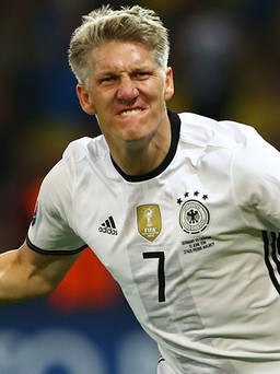 Schweinsteiger nghẹn ngào trong ngày chia tay đội tuyển quốc gia
