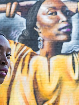 Cuộc sống phụ nữ da đen vào nghệ thuật đường phố London