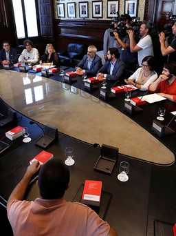 Chính quyền Tây Ban Nha xin lỗi về khủng hoảng Catalonia