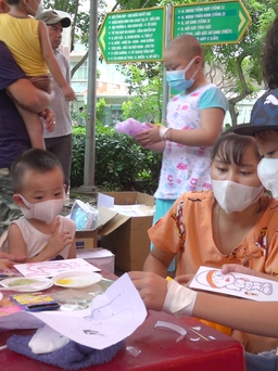Tết Trung thu bất ngờ, ấm áp cho các em nhỏ ở Bệnh viện Nhi Đồng 2
