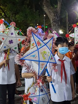 Trung thu đáng nhớ ở vùng cao từ món quà của những 'chiến sĩ Trường Sa'