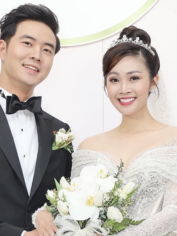 Bật mí váy cưới 300 triệu của MC Thùy Linh