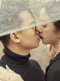 Á hậu Thúy An 'khóa môi' chồng tiến sĩ trong ảnh cưới tại Đà Lạt