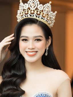 Hoa hậu Đỗ Thị Hà nói gì về việc mặc gợi cảm sau khi đăng quang?