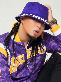 Rapper Gizmo tung MV 'Khóc thuê' đáp trả antifan