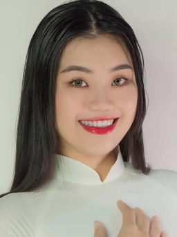 Cô gái 18 tuổi cao 1,81m gây 'sốt' khi thi 'Hoa hậu Hoàn vũ Việt Nam'