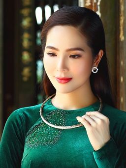 'Hoa hậu bolero' Dương Kim Ánh khoe nhan sắc ngọt ngào